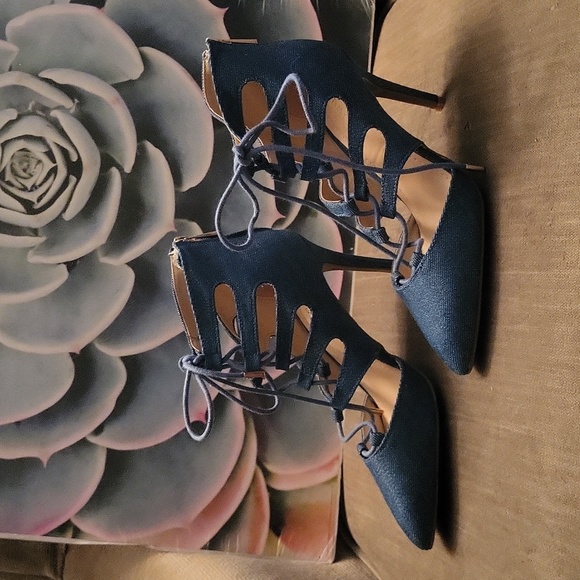 denim lace up heels 6 1/2 - Picture 7 of 8